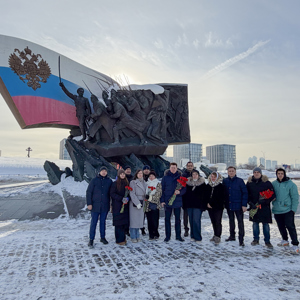 Возложение цветов к Монументу Победы в память о погибших защитниках Отечества