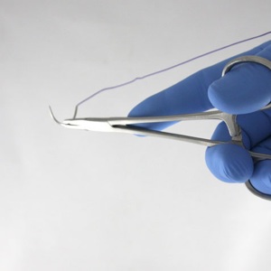 Хирургический шов: эволюция нити и иглы